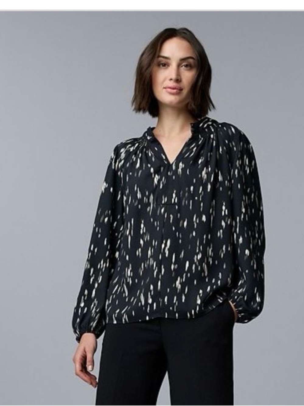 Simply Vera Vera Wang Black and White Printed V-Neck Blouse